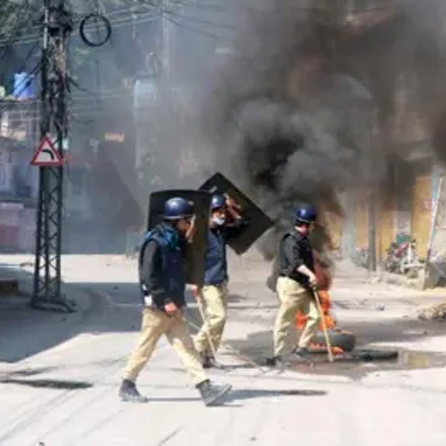 Pakistan-Occupied Kashmir Erupts in Protest After Clash at Local Leader’s Funeral In Rawalakot, Internet Suspended
