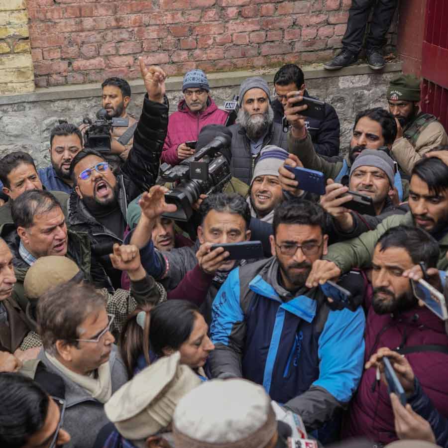 Pakistan-Occupied Kashmir Erupts in Protest After Clash at Local Leader’s Funeral In Rawalakot, Internet Suspended