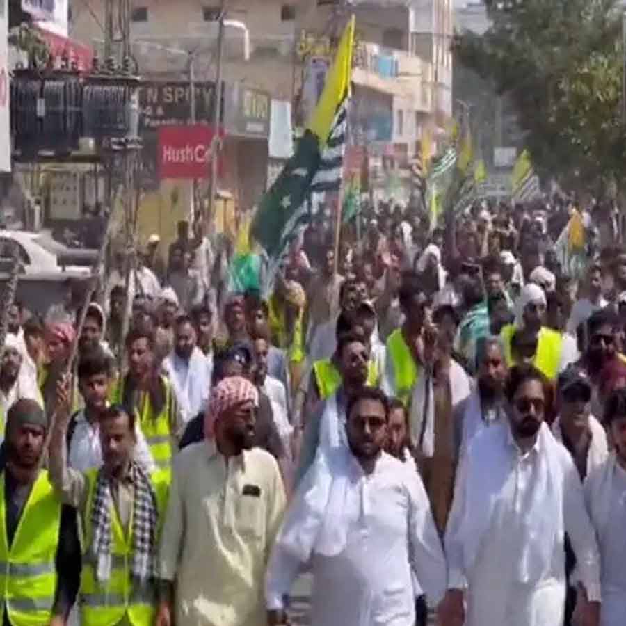 Pakistan-Occupied Kashmir Erupts in Protest After Clash at Local Leader’s Funeral In Rawalakot, Internet Suspended