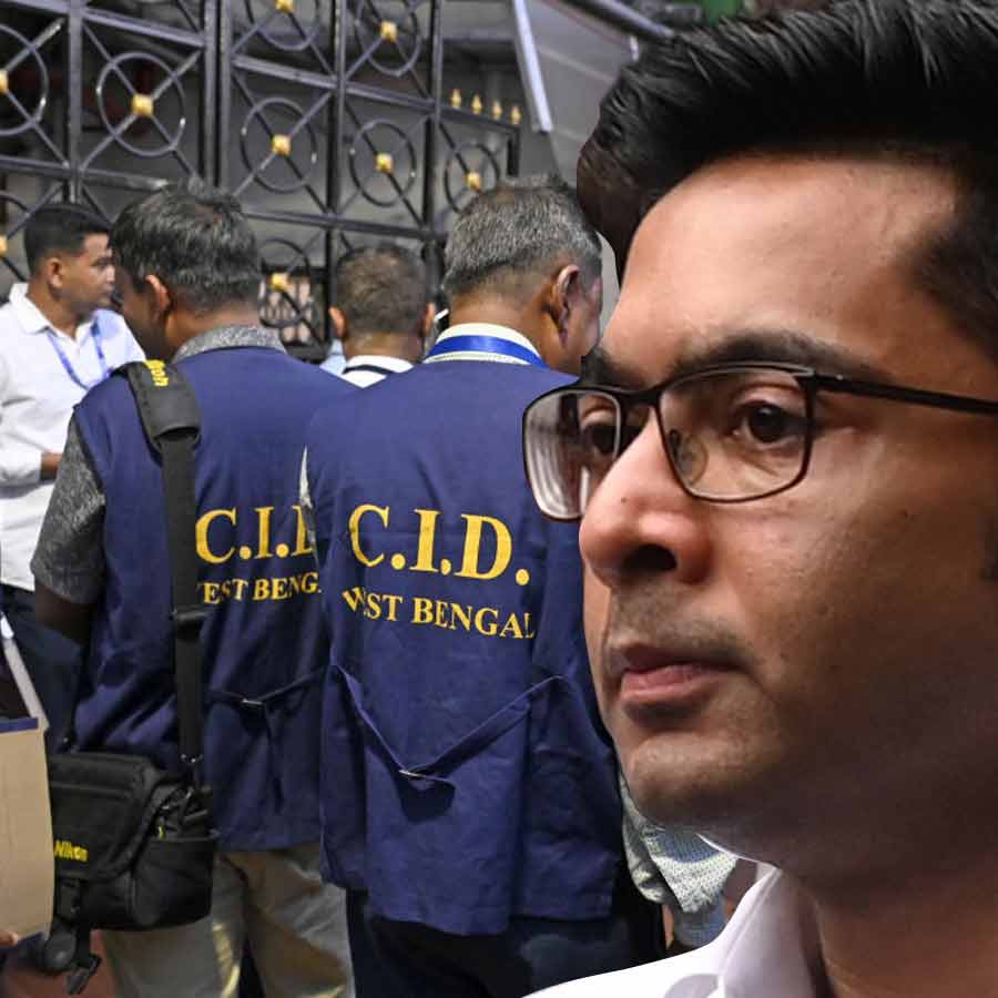 CID team again visits Abhishek Banerjee\\\'s Kalighat house on Monday