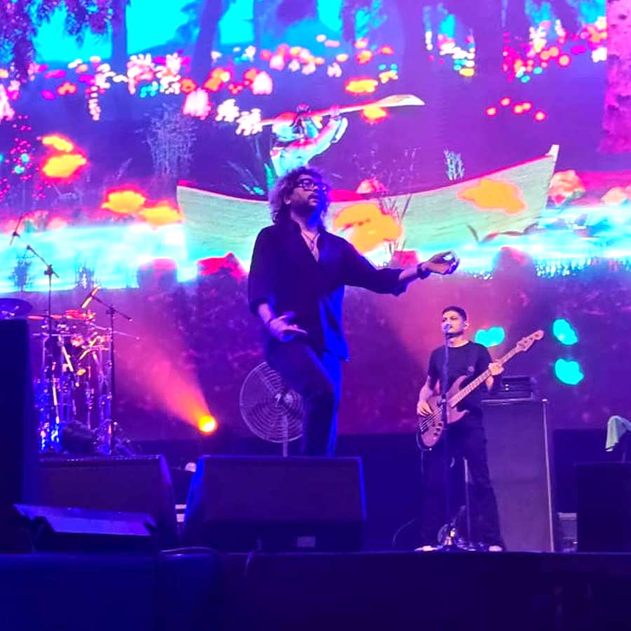রূপমের ‘রাজনৈতিক খোঁচা’