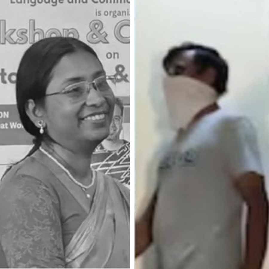 (বাঁ দিকে) অধ্যাপিকা দেবস্মিতা পাল। (ডান দিকে) পুলিশের তল্লাশি। ছবি: সংগৃহীত।