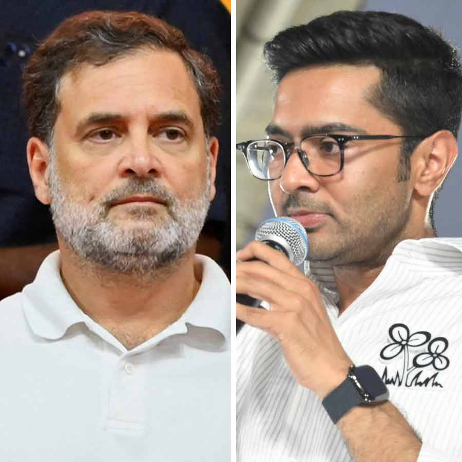 (বাঁ দিকে) রাহুল গান্ধী এবং অভিষেক বন্দ্যোপাধ্যায় (ডান দিকে)।