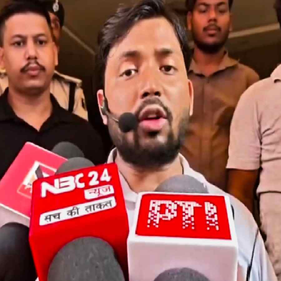 What Happens to Khan Sir\'s Coaching Business if the Row Deepens