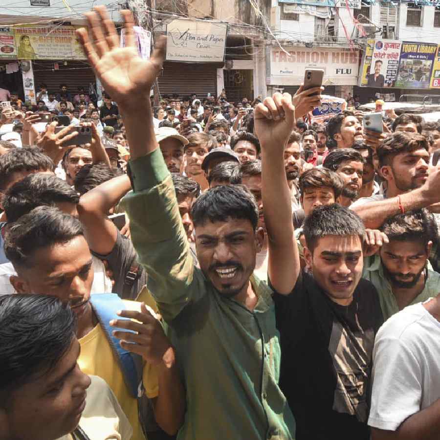What Happens to Khan Sir's Coaching Business if the Row Deepens