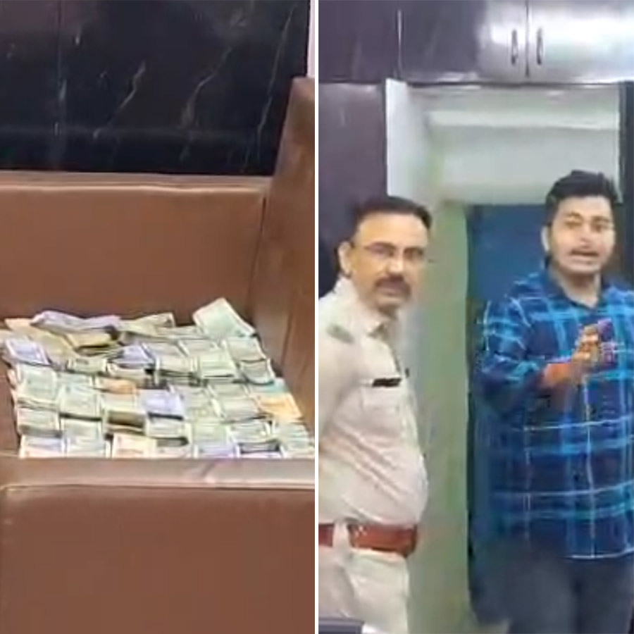 Huge amount of cash found in a school of Kanchrapara dgtld