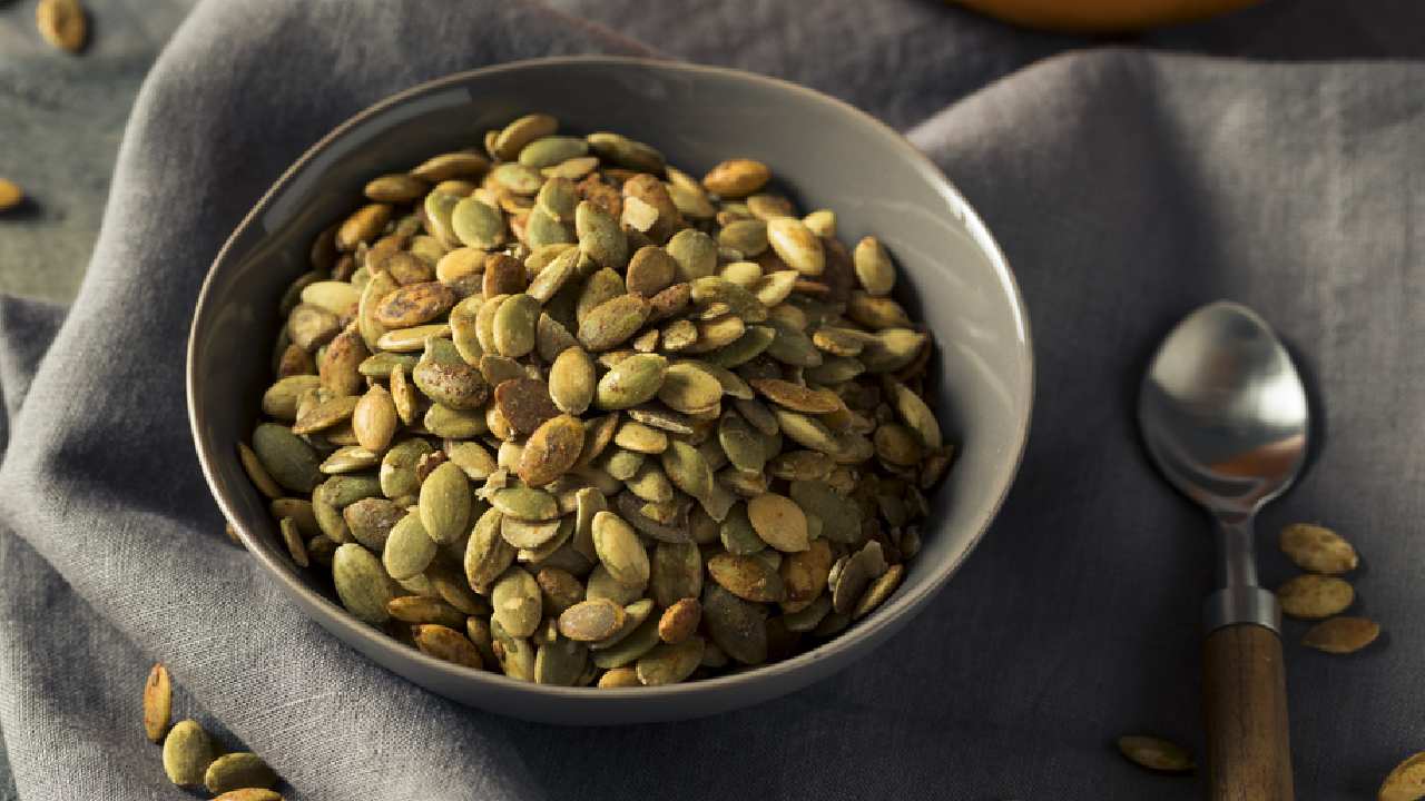 রোগা হওয়ার ডায়েটে কারা কুমড়োর বীজ রাখবেন না?