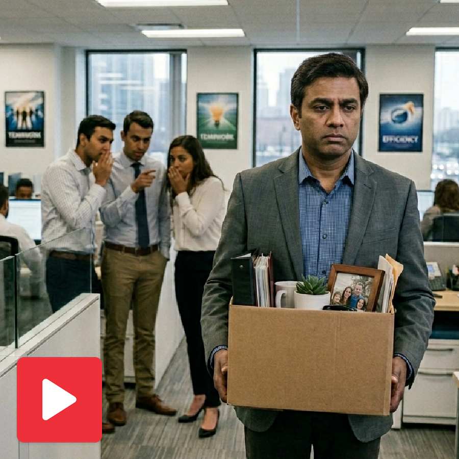 Man quits 18-year corporate career accusing office politics, video goes viral