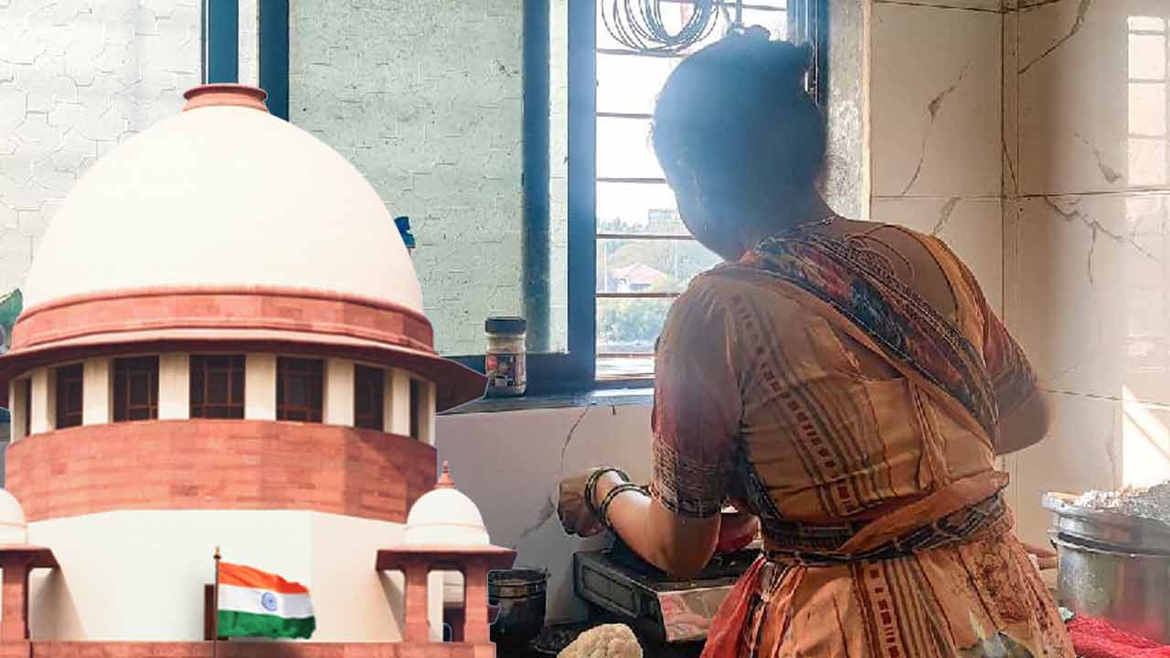গৃহিণীদের নিয়ে পর্যবেক্ষণের কথা জানাল সুপ্রিম কোর্ট।