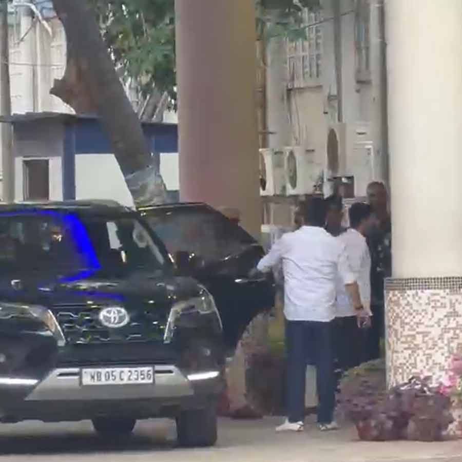 Abhishek Banerjee in CID office after Calcutta High Court order dgtl
