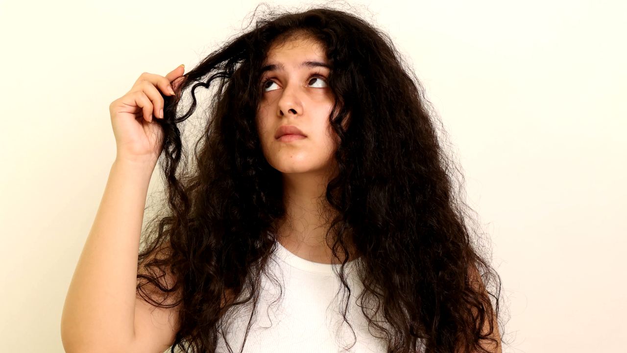 How to Keep Hair Smooth in High Humidity