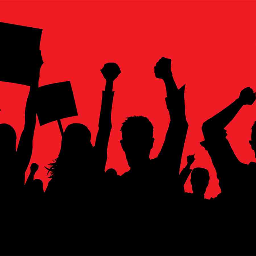 Workers Protest at Haldia after recession order from company authority