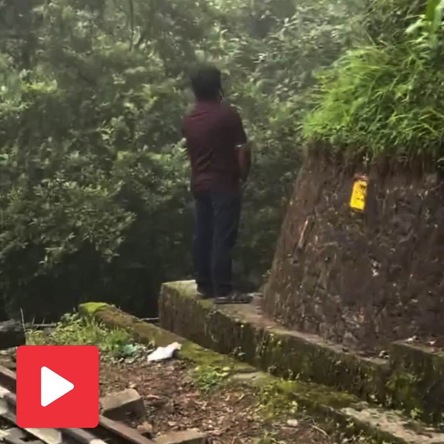 Video shows a local man confronting a tourist from Bihar for peeing at roadside in Darjeeling goes viral dgtl