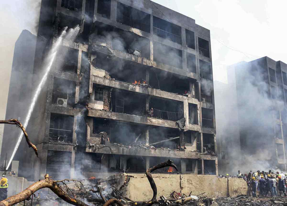 এয়ারক্র্যাফ্‌ট অ্যাক্সিডেন্ট ইনভেস্টিগেশন ব্যুরো (এএআইবি) দাবি করেছিল, এই কণ্ঠস্বরের নমুনা থেকে তৎক্ষণাৎ কোনও সিদ্ধান্তে আসা যায়নি। ক্যাপটেন সুমিতের বাবা এ বিষয়ে সুপ্রিম কোর্টের দ্বারস্থও হয়েছিলেন। নিরপেক্ষ, স্বাধীন তদন্তের দাবি জানিয়েছিলেন তিনি। অভিযোগ ছিল, অকারণে তাঁর মৃত পুত্রের ভাবমূর্তি কলুষিত করা হচ্ছে।