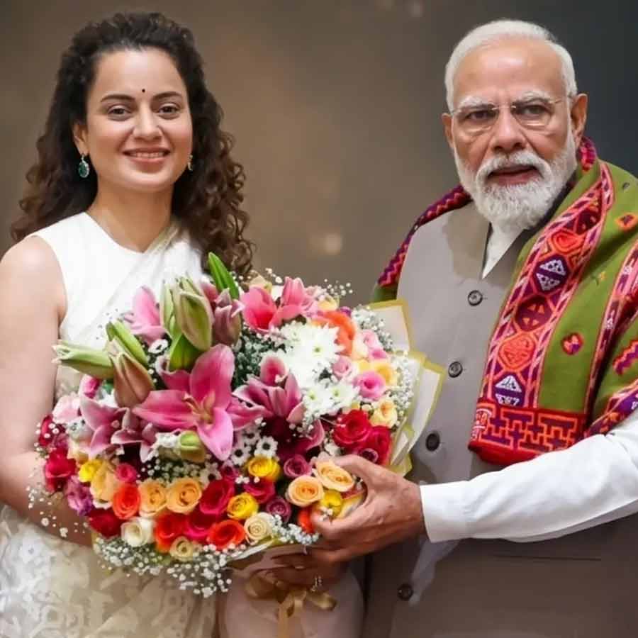 Kangana Ranaut offers prayers for Narendra Modi after becoming longest Elected Prime Minister