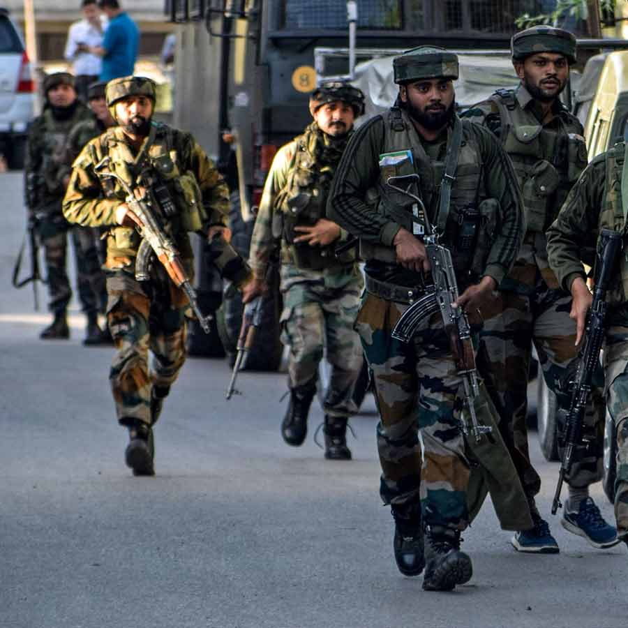 Two soldiers injured in accidental grenade blast in Jammu and Kashmir\\\'s Poonch sector