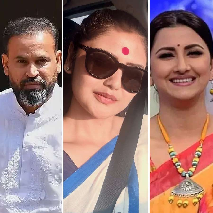 বিরোধী সূত্রের খবর, লোকসভার বিদ্রোহী তৃণমূল সাংসদদের মঞ্চে সব মিলিয়ে গত কয়েক দিনে, ১৯ জনের সই-সহ চিঠি স্পিকারের কাছে পাঠানো হয়েছে। বিদ্রোহী শিবির থেকে জানানো তথ্য অনুযায়ী, চিঠিতে এখনও পর্যন্ত সই করেছেন ইউসুফ পাঠান, রচনা বন্দ্যোপাধ্যায়েরা। সই করেছেন সায়নীও। এর আগে সই ছিল মালা রায়, কাকলি ঘোষ দস্তিদার, শতাব্দী রায়, জুন মালিয়াদের। ১৯ জন আছেনই, সংখ্যা নাকি বাড়তেও পারে।