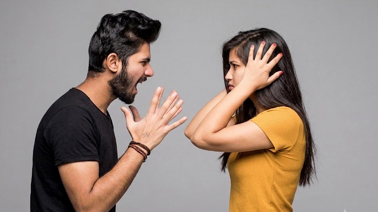 A Psychotherapist Shares 5 Subtle Red Flags Most People Miss in Relationships