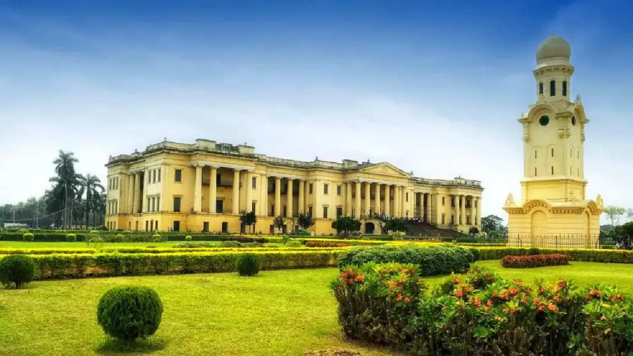 মুর্শিদাবাদের হাজারদুয়ারি প্যালেস।