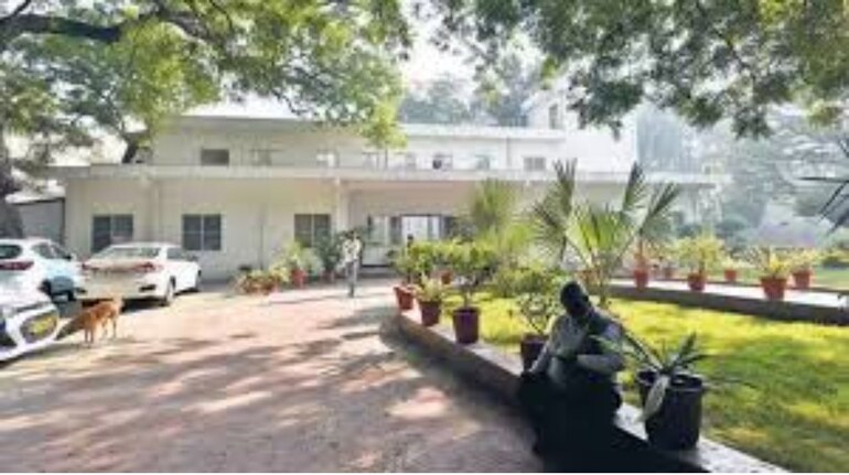 Sham Nath Marg bungalow