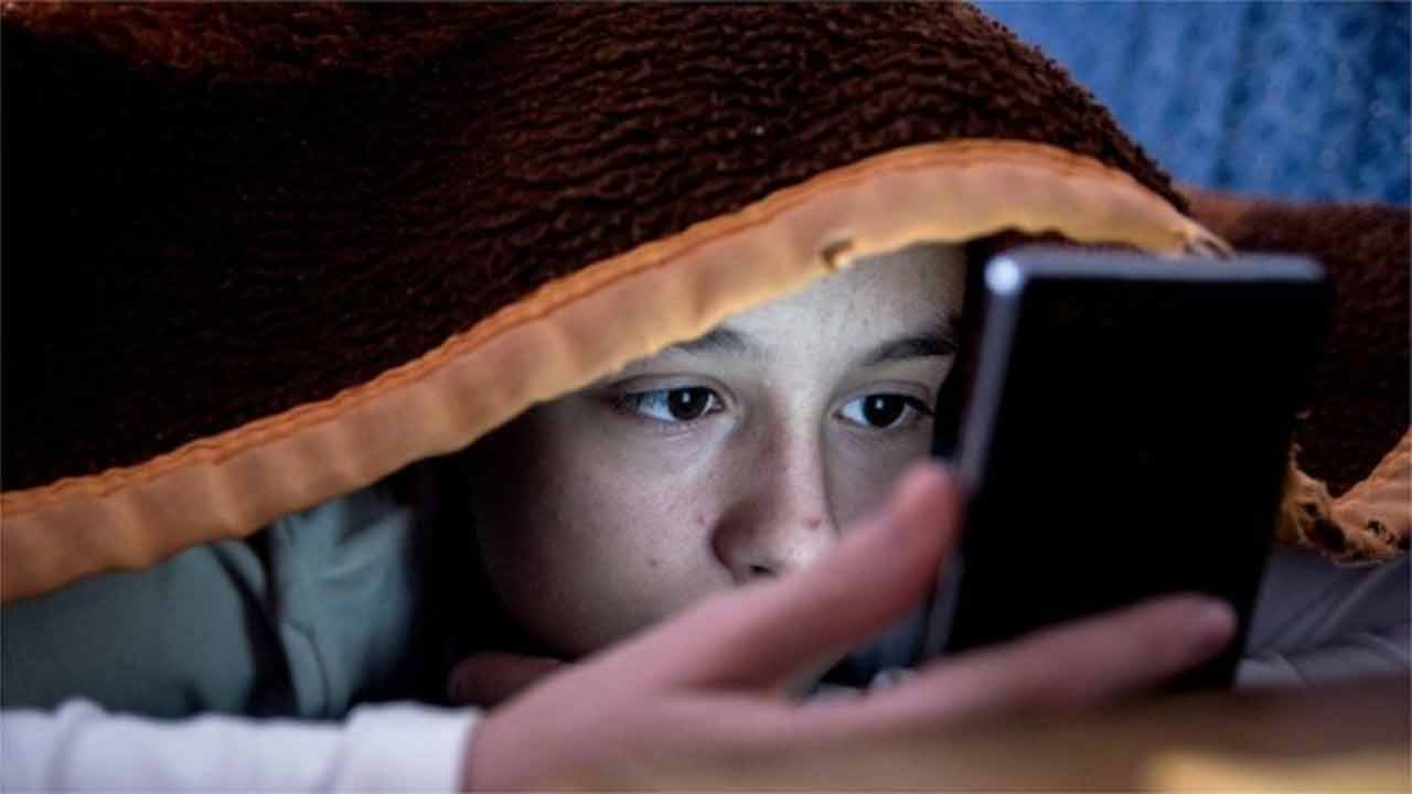 UK announces full ban on social media for under 16