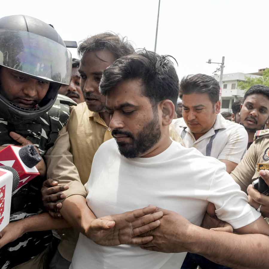 সোমবার জয়পুরের কর্মসূচিতে অভিজিৎ দীপকে।