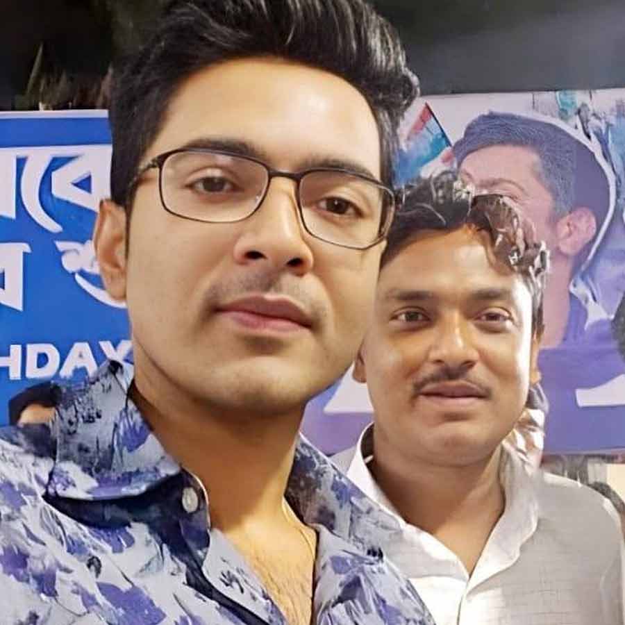 অভিষেক বন্দ্যোপাধ্যায়ের সঙ্গে মইদুল ইসলাম।