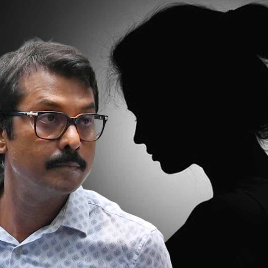 স্বরূপ বিশ্বাসের বিরুদ্ধে থানায় অভিযোগ জানালেন আরও এক মহিলা।