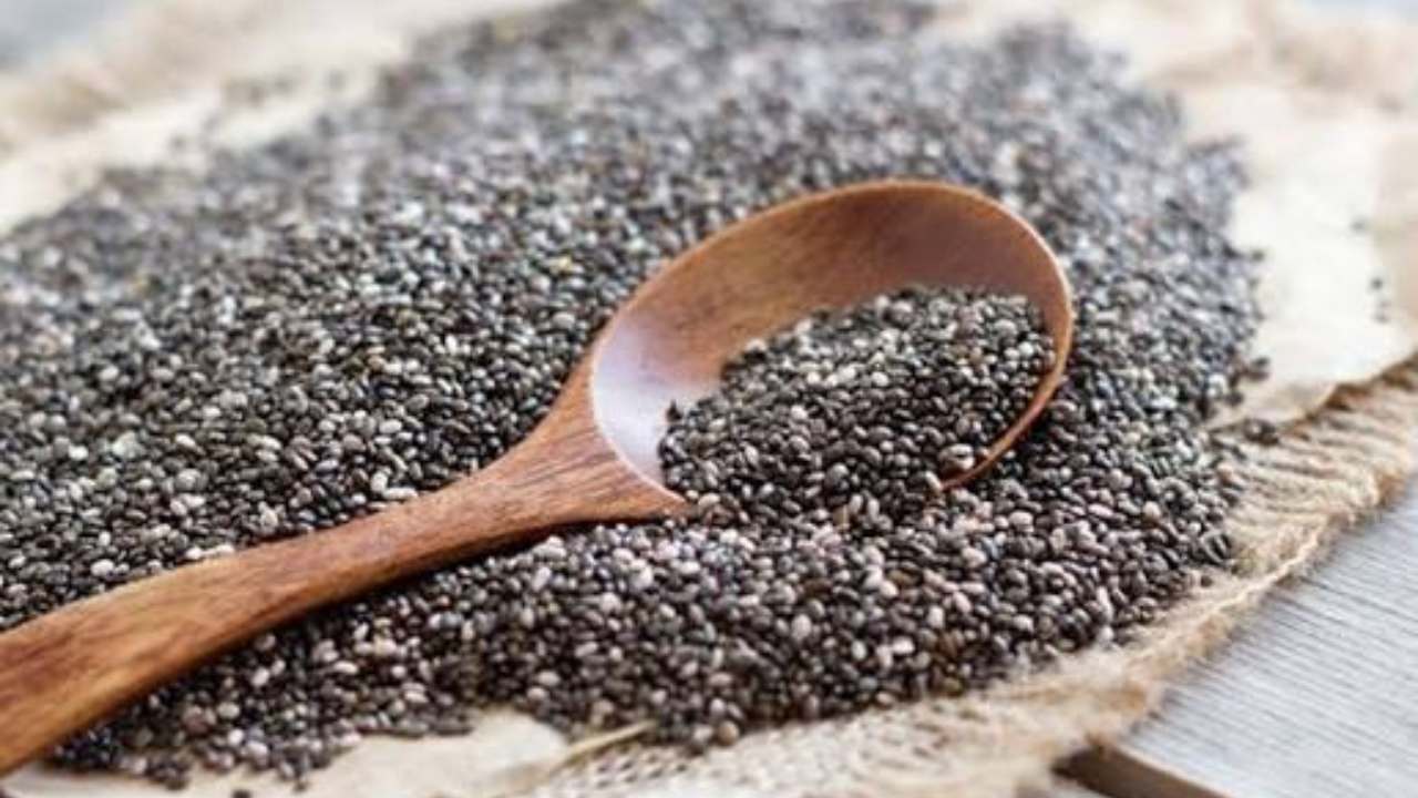 চিয়া বীজ খাওয়ার সঠিক উপায়