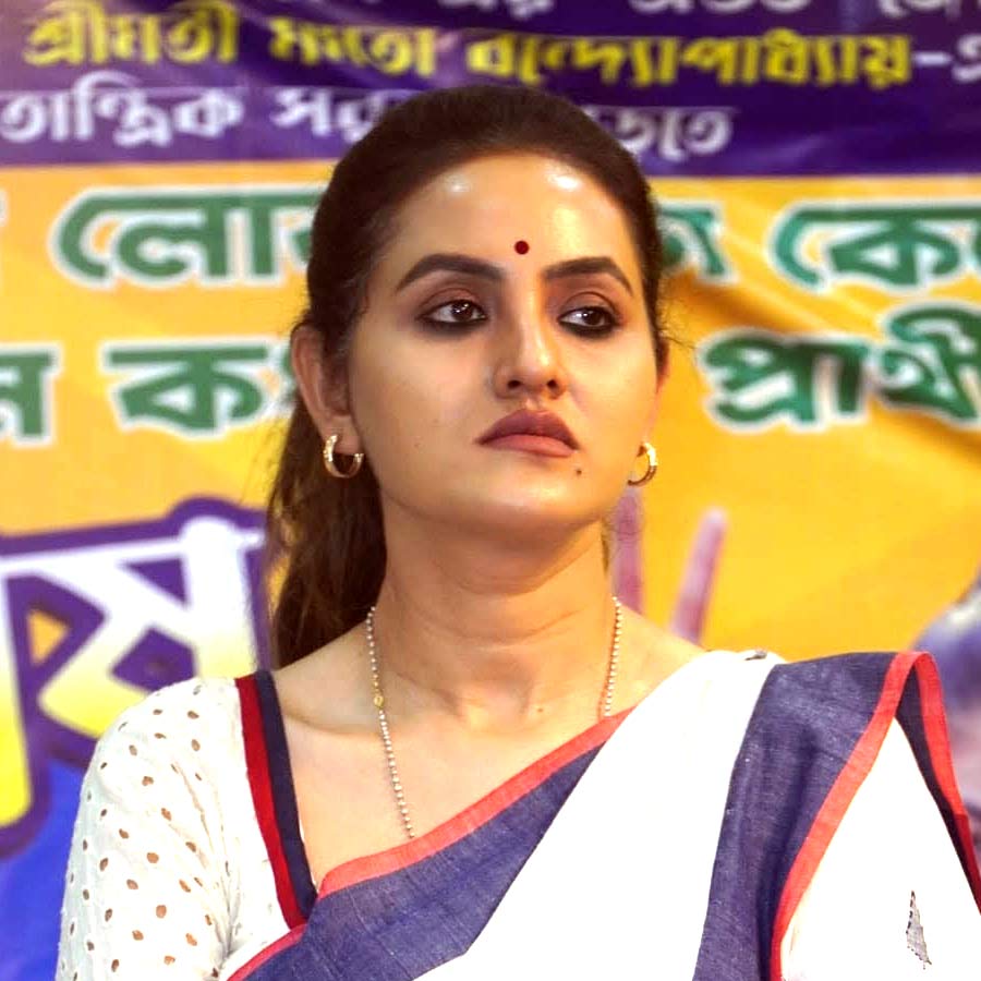 বিতর্কে কী বললেন অনন্যা?