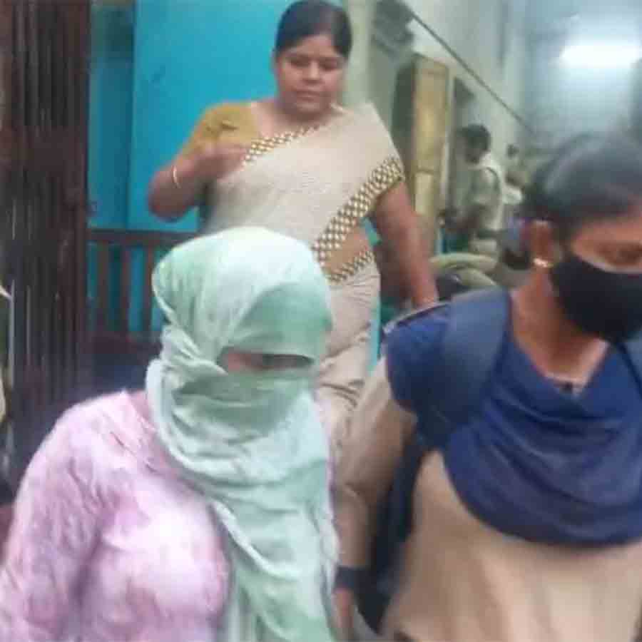 মঙ্গলবার ধৃতকে হাওড়া আদালতে তোলা হয়। 