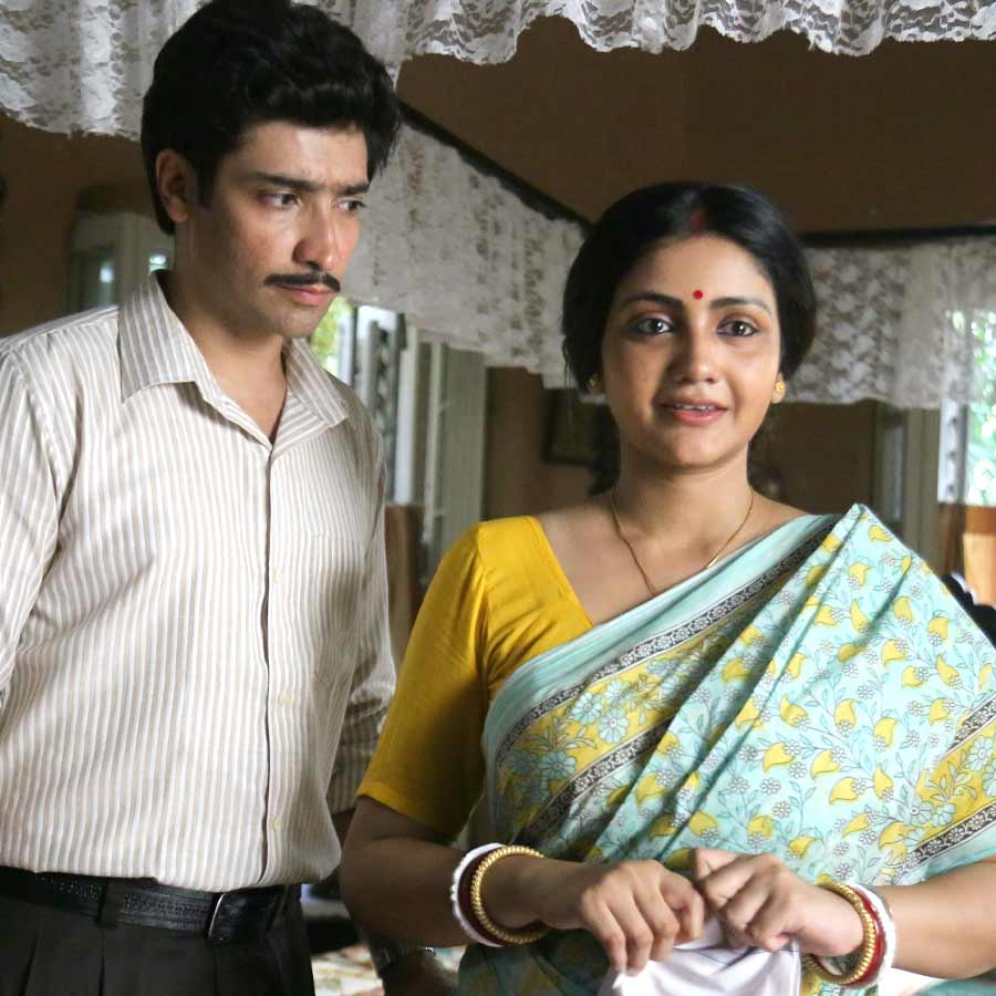 প্রকাশ্যে ‘গুনগুন করে মহুয়া’ ছবির লুক।