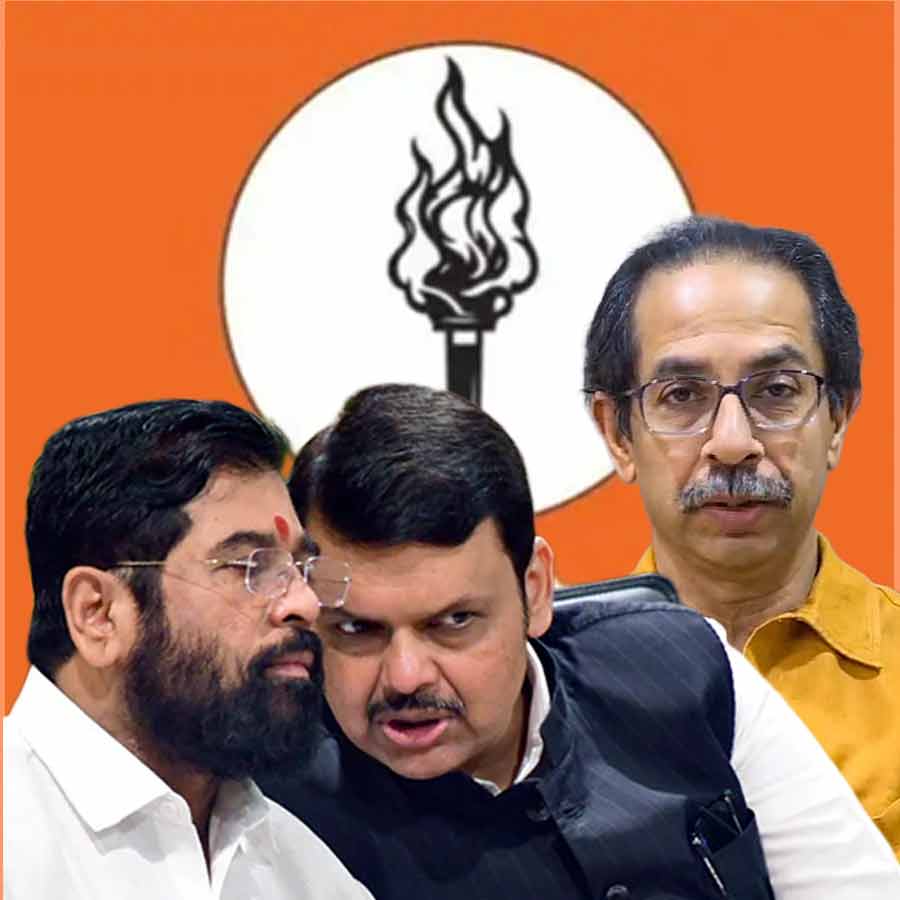 Uddhav Sena\\\\\\\'s Sanjay Raut claim that 15 crores was being paid individually to buy MP