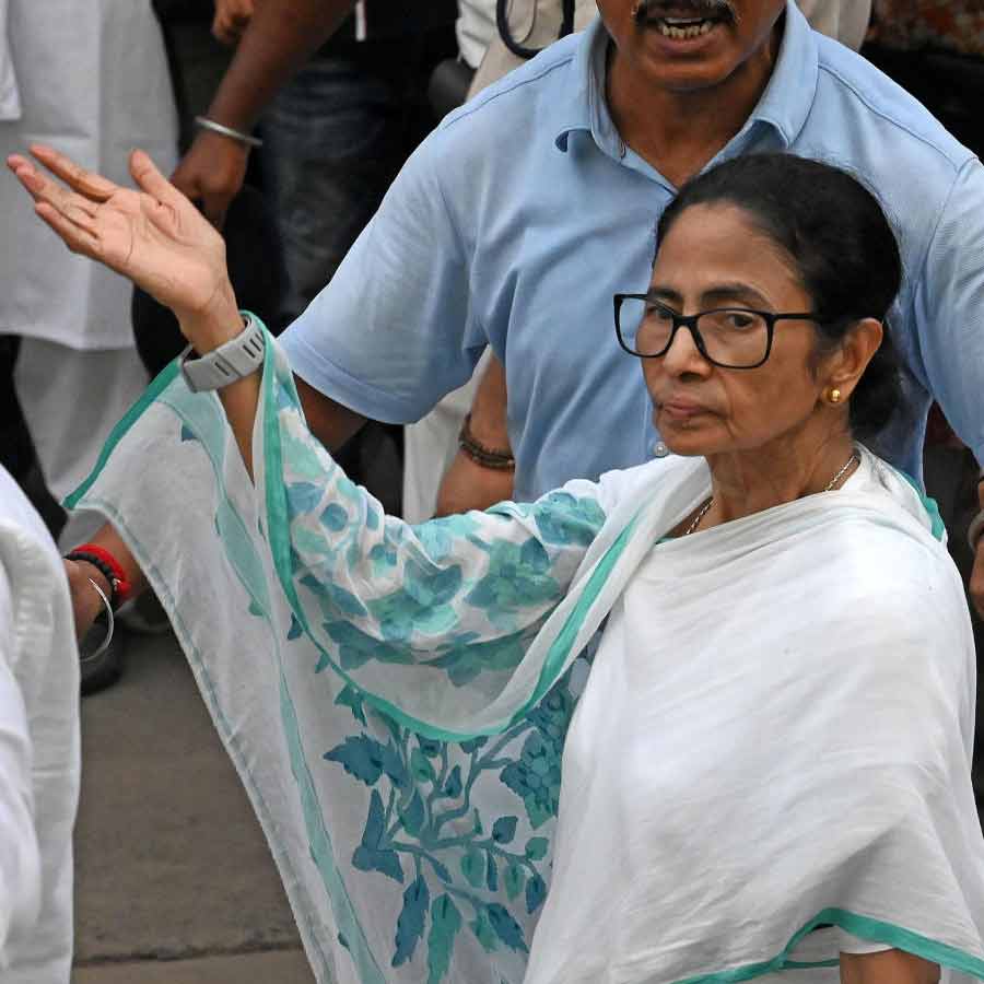 Ex CM Mamata Banerjee will participate in a protest rally of Hawkers