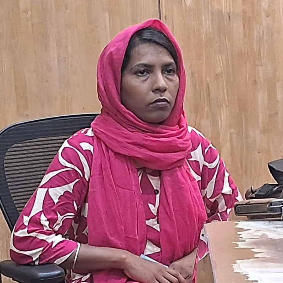 Belpahari Maoist leader Pushpa surrendered in Kolkata