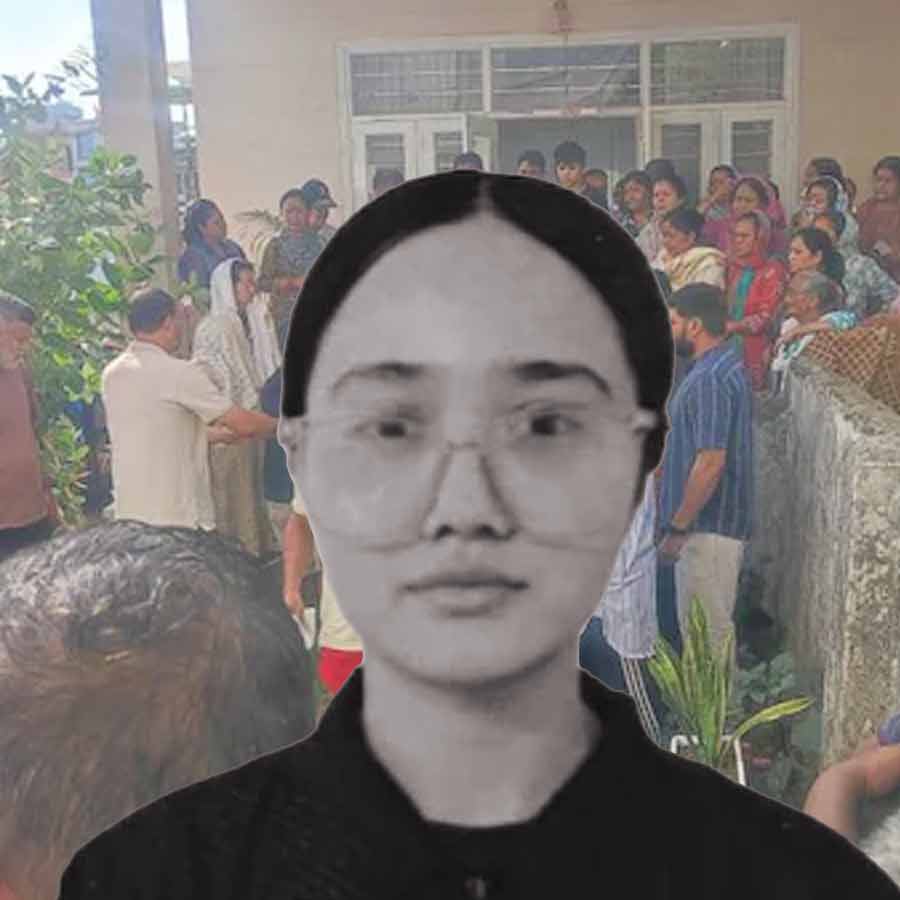 রিয়া কুমারী থাপা। দেহরাদূনে বাড়ি থেকে উদ্ধার হয় তাঁর ঝুলন্ত দেহ।