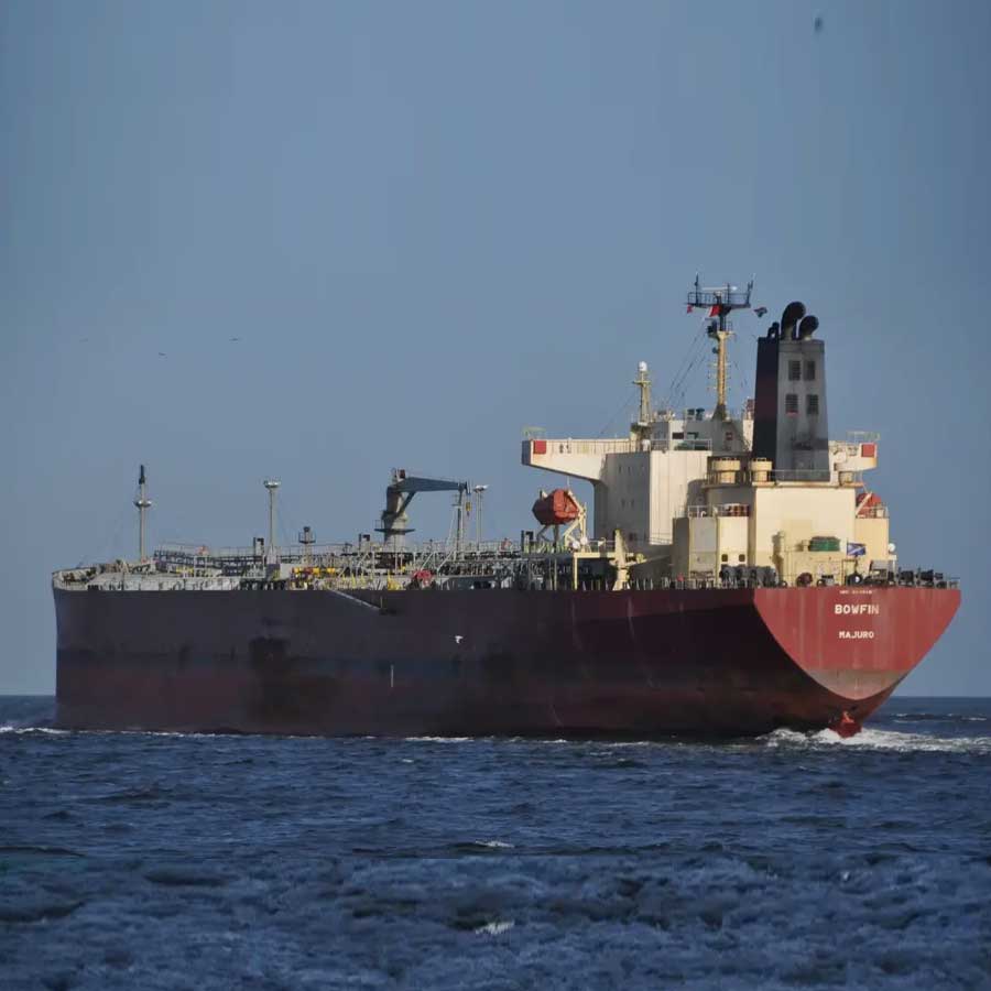 US smuggled 100000000 barrels crude oil through Strait of Hormuz using Iranian tactics during war 