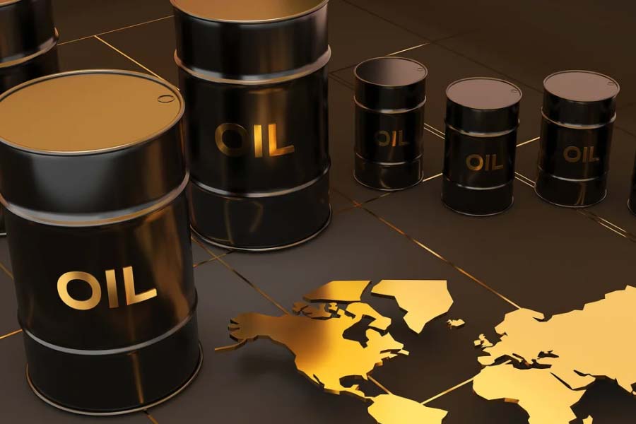 US smuggled 100000000 barrels crude oil through Strait of Hormuz using Iranian tactics during war 