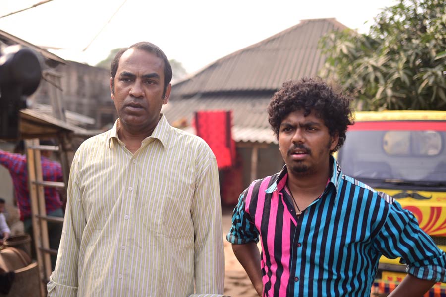 ‘থিয়েটারের জন্য দিল্লির গ্রান্ট আসে কিছু কিছু দলের জন্য। এখন যাঁরা সরকারে আছেন, তাঁরা আমাদেরই বন্ধু।’