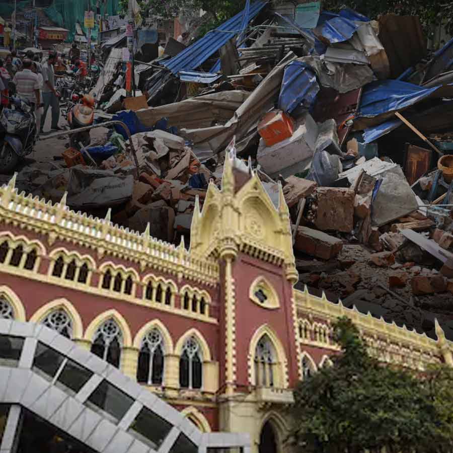 New order of Calcutta High Court on the eviction and demolition of hawker stalls adjacent to Railway Stations