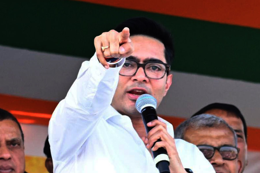 TMC and Shiv Sena split occurs due to Abhishek Banerjee and Aaditya Thackeray, say political analysts 