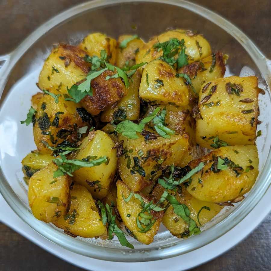 আলুজিরে বানানোও খুব সহজ।
