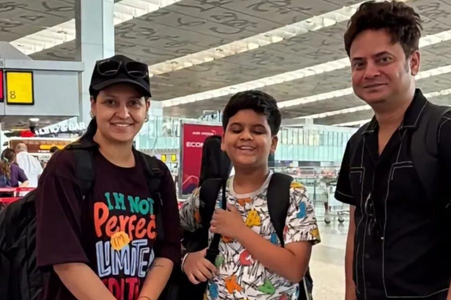 ছেলে সহজের সঙ্গে ছুটির মেজাজে রাহুল-প্রিয়াঙ্কা