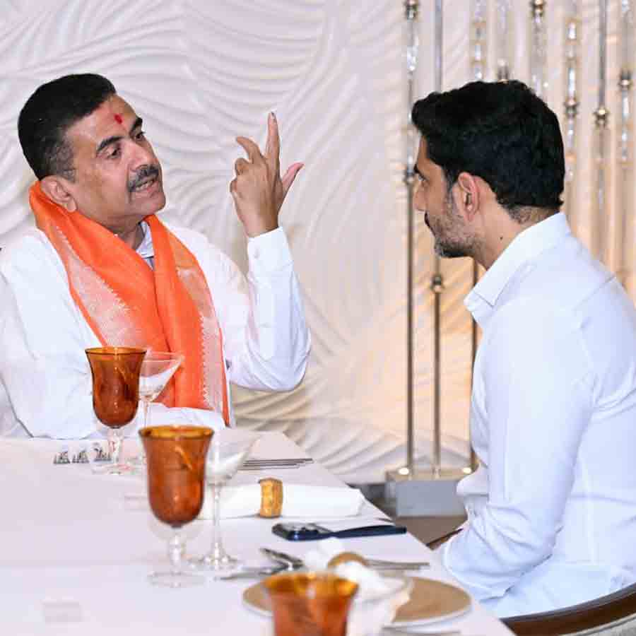 মুখ্যমন্ত্রী শুভেন্দু অধিকারীর সঙ্গে নৈশভোজে অন্ধ্রপ্রদেশের মন্ত্রী নারা লোকেশ।
