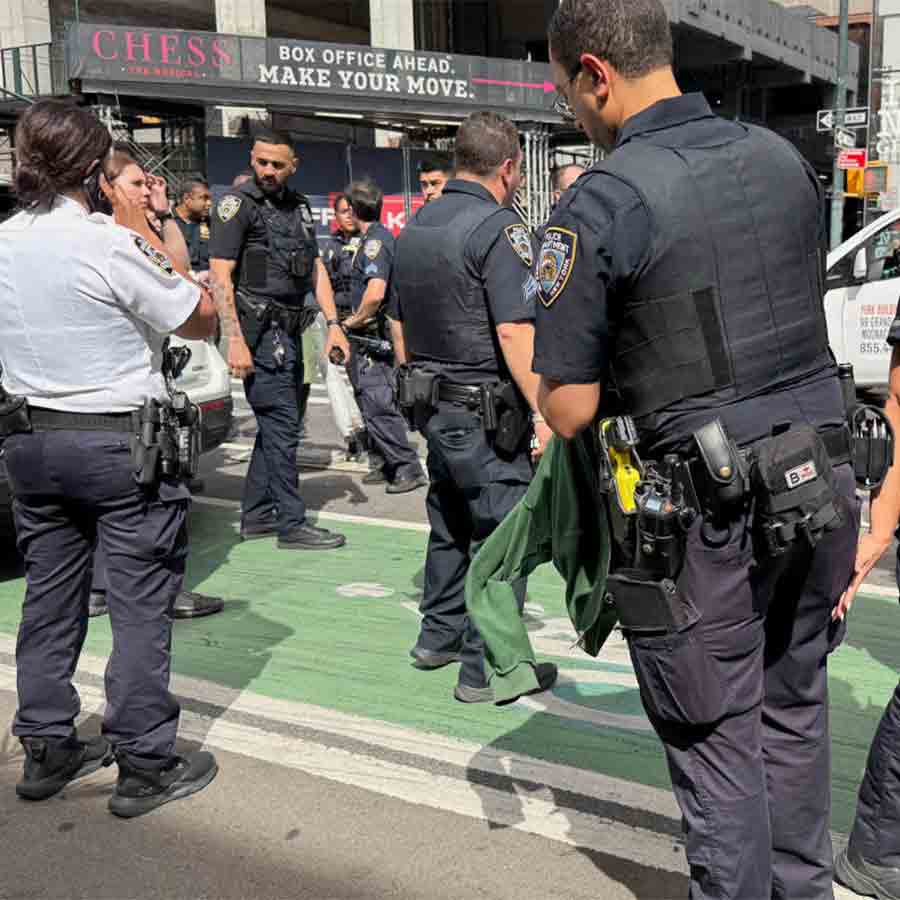 Gunfire breaks out in New York’s Times Square again, suspected teen held dgtl