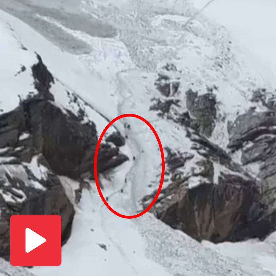 Video shows moment when avalanche comes towards trekking team in Uttarakhand