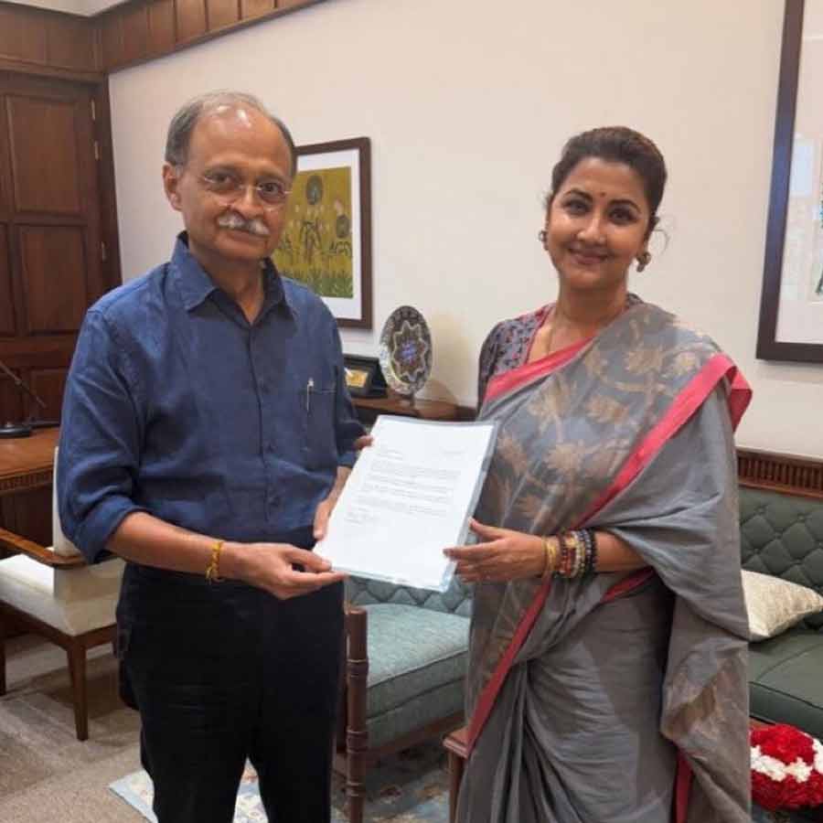 From Didi No. 1 Host to Member of Parliament, All About Political Career of bengali actress Rachna Banerjee