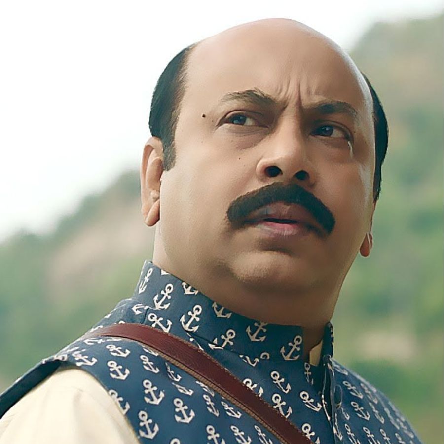 একেনবাবুকে নিয়ে বিপাকে অনির্বাণ