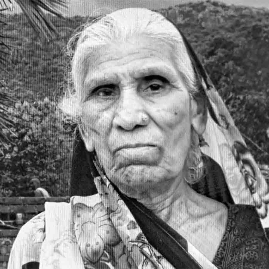 Charred body of a 90 years old woman recovered from toilet at bansdroni