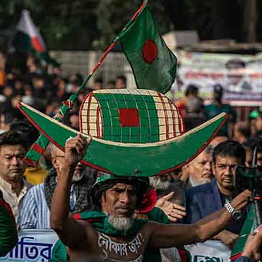আওয়ামী লীগ সমর্থকদের জমায়েত বাংলাদেশে।